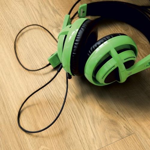 Pergo Premium Click Vinyl Flooring - 2.105sqm per pack - Classic Nature Oak (3967)